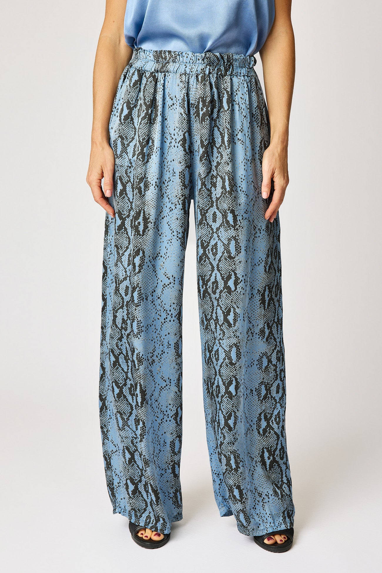 Flowy Satin Snake Pattern Pant