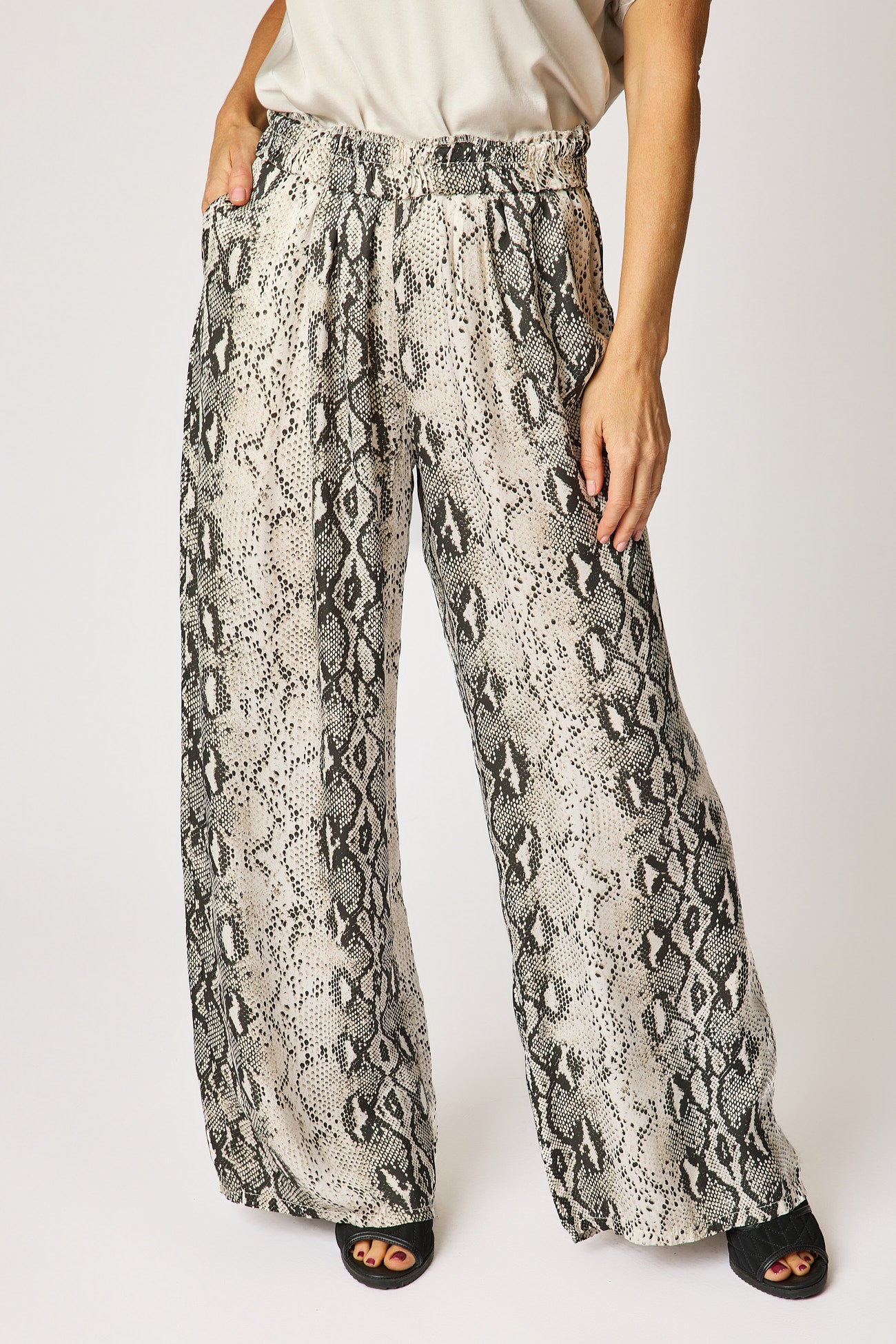 Flowy Satin Snake Pattern Pant