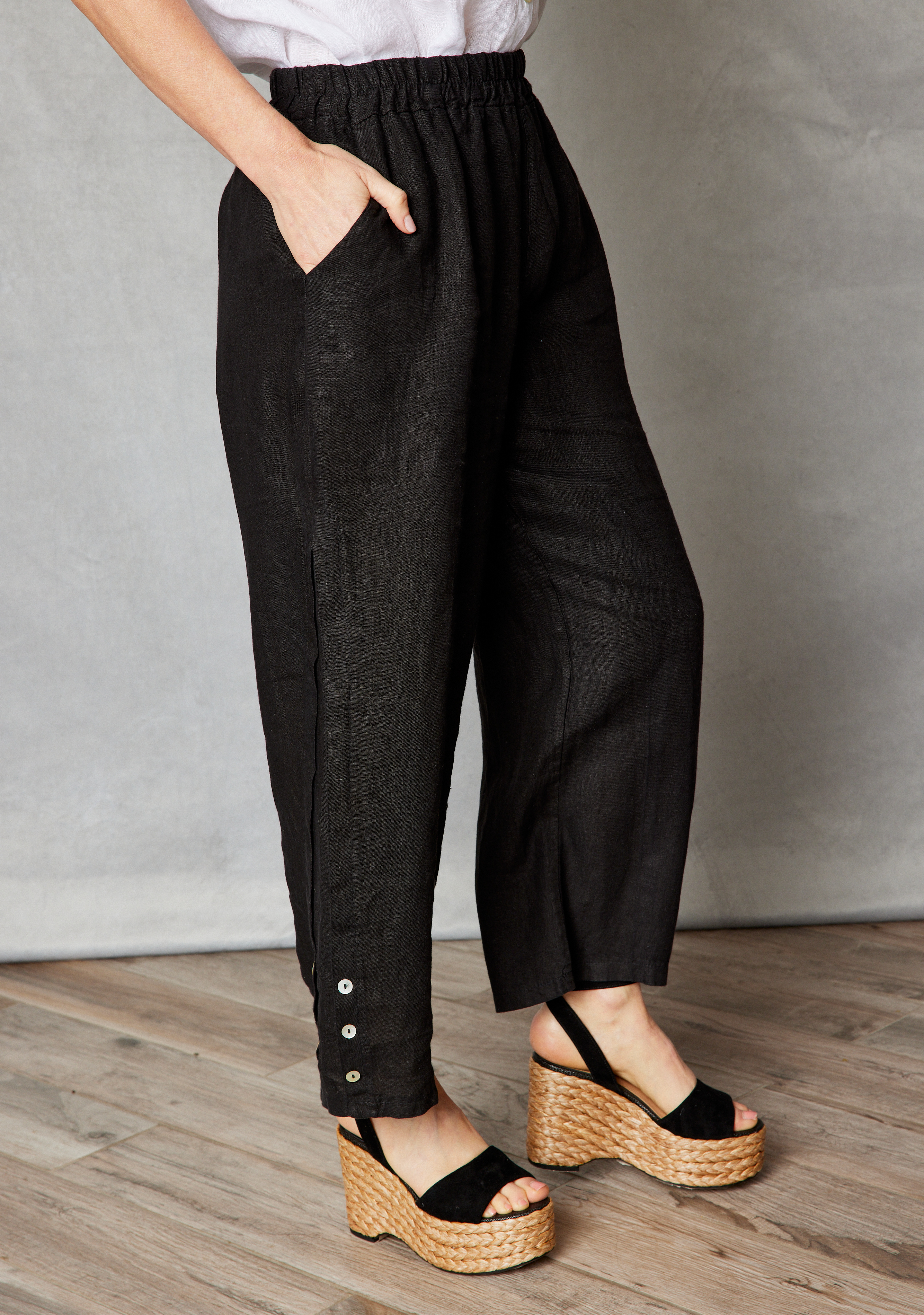 Linen Ankle-Length Button Trim Pant
