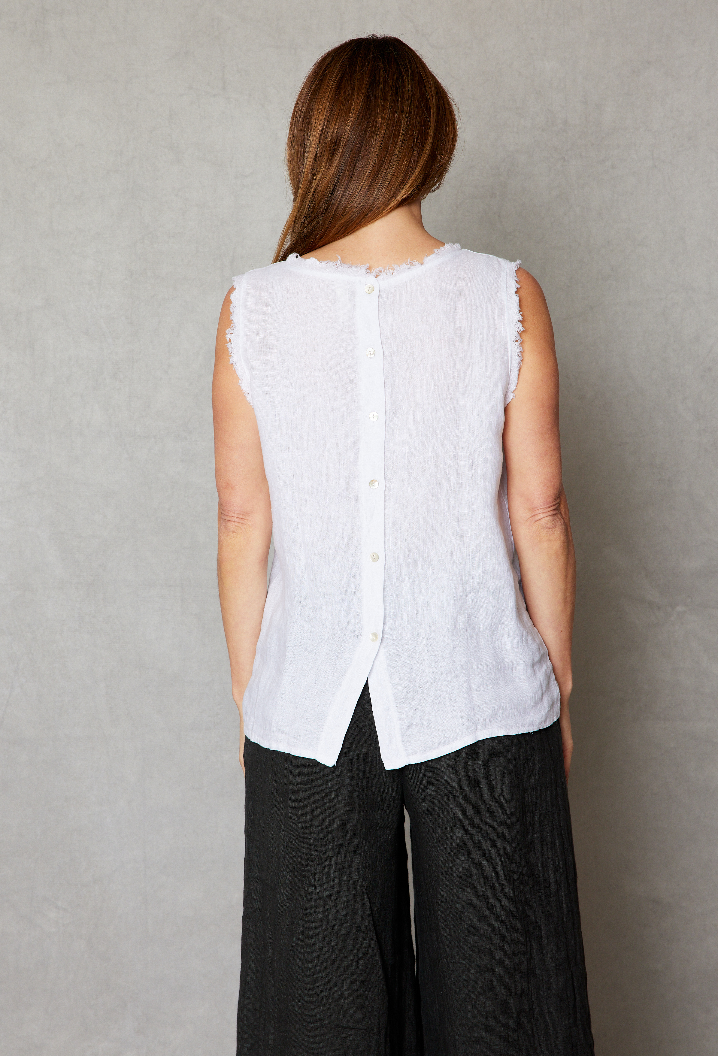 Linen Sleevless Button Back Top