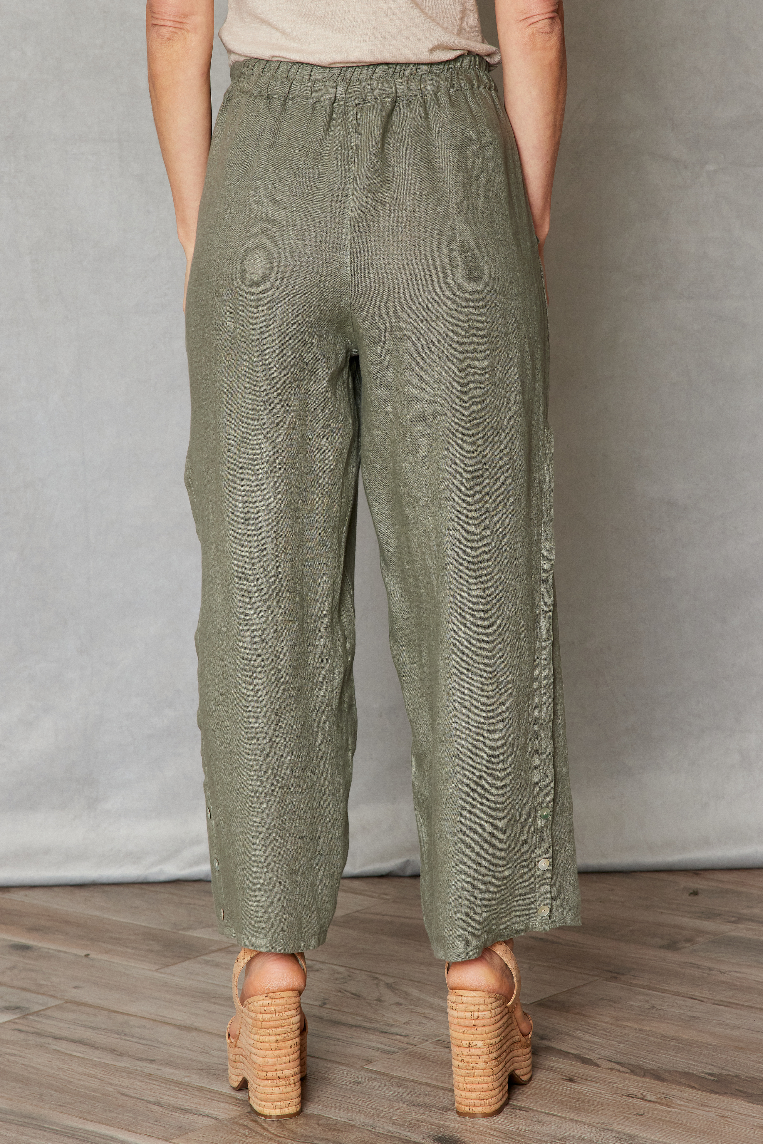 Linen Ankle-Length Button Trim Pant