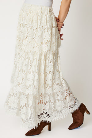 Tiered Lace Skirt (Off White)
