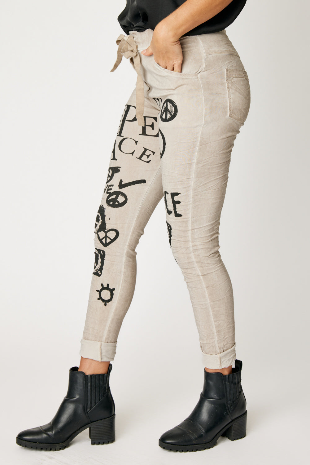 Peace on Earth Jogger (2 Colos)