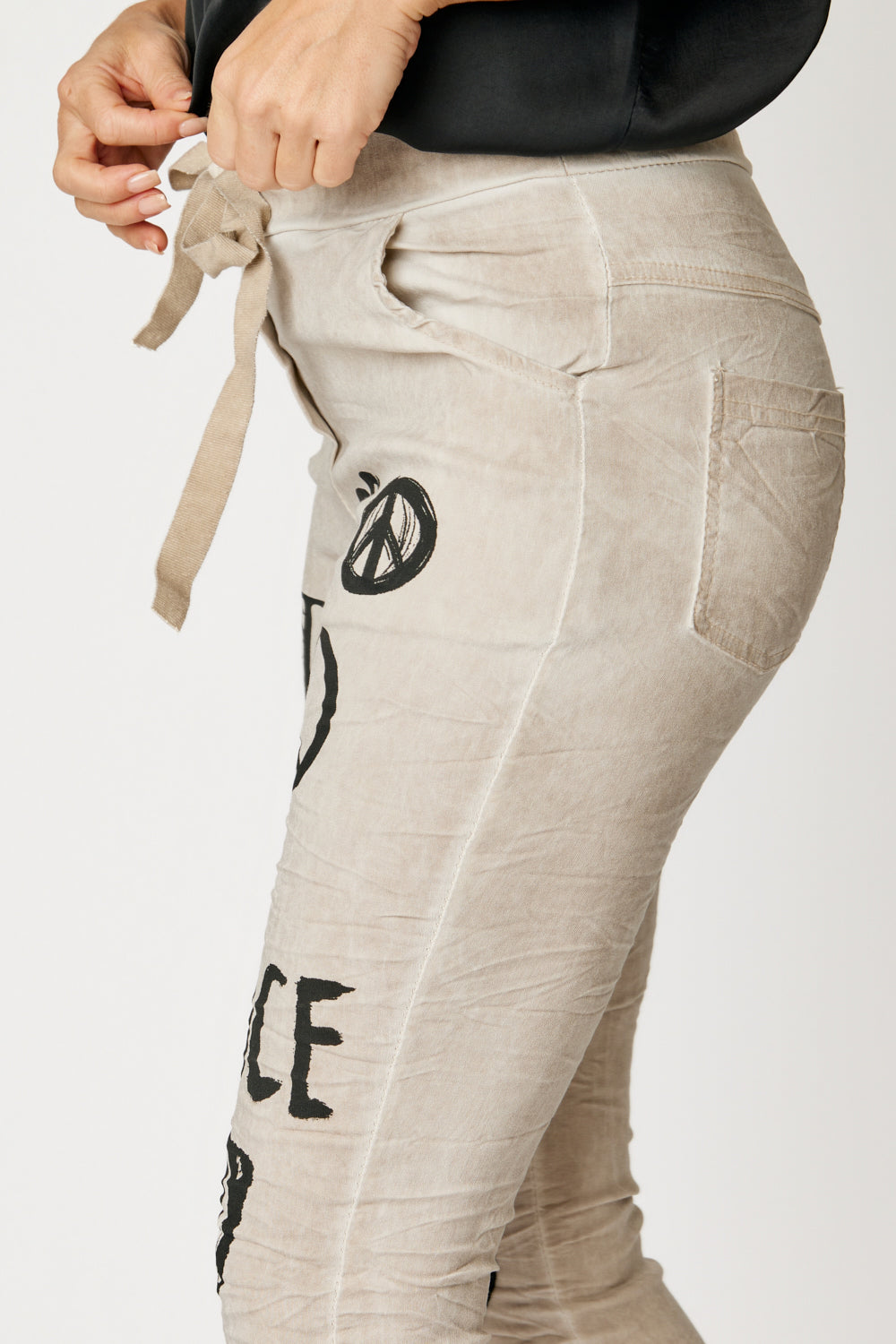 Peace on Earth Jogger (2 Colos)