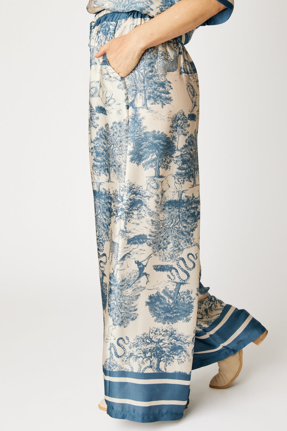 Pajama Style Jungle Pattern Pant (2 Colors)