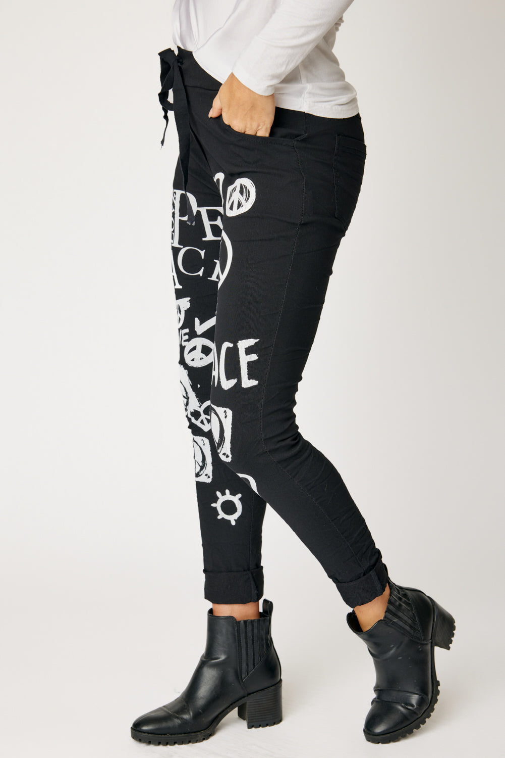 Peace on Earth Jogger (2 Colos)