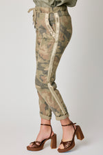 Satin Strip Linen Camo Pant