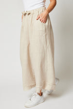 Linen Raw Edge Cropped Pant